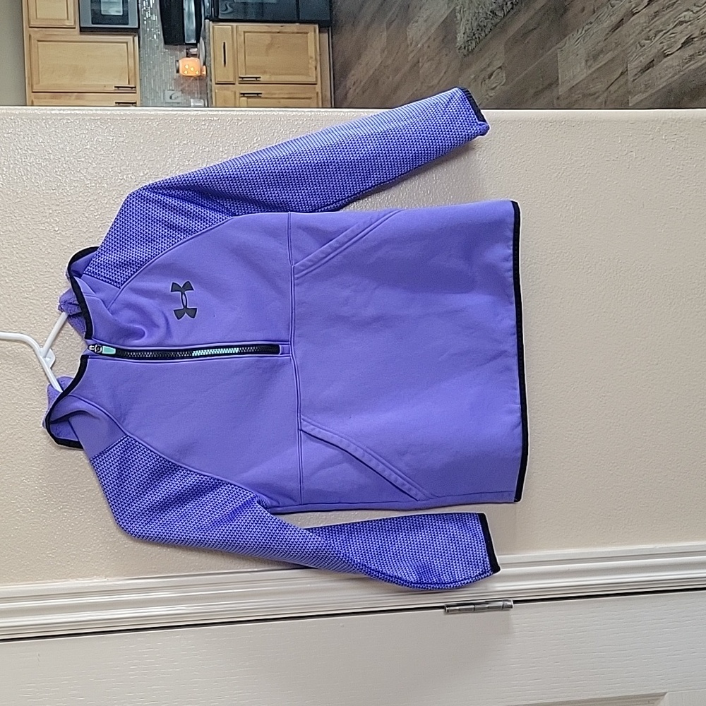 Under Armour Girls Purple Hoodie size medium